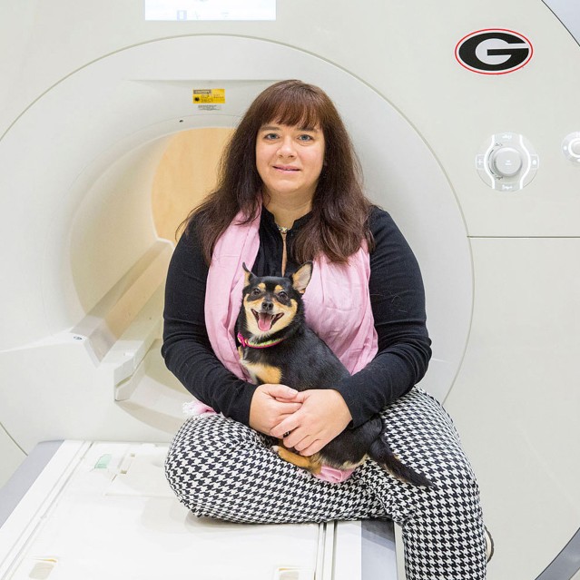 Holmes_Shannon_UGA32559-025-2600-2x-cropped-sq