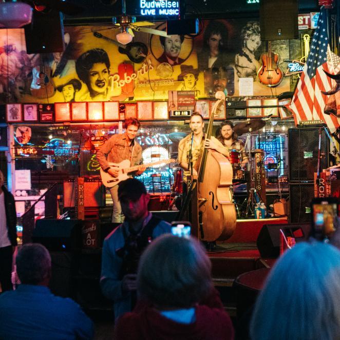 roberts-western-world-interior-band